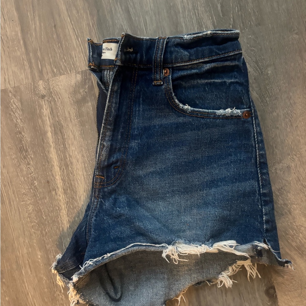 Abercrombie & Fitch The Cut-Off Short High Rise